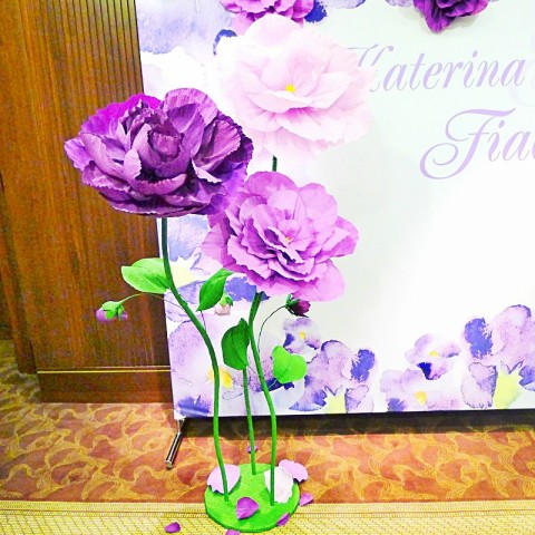 Бумажный ростовой цветок "Фиалка"